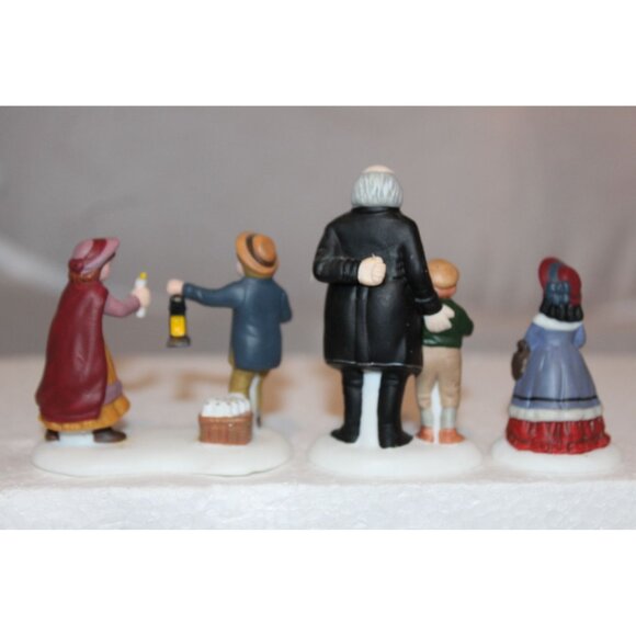 Dept 56 Dickens Village - A Peaceful Glow on Christmas Eve - Picture 2 of 8